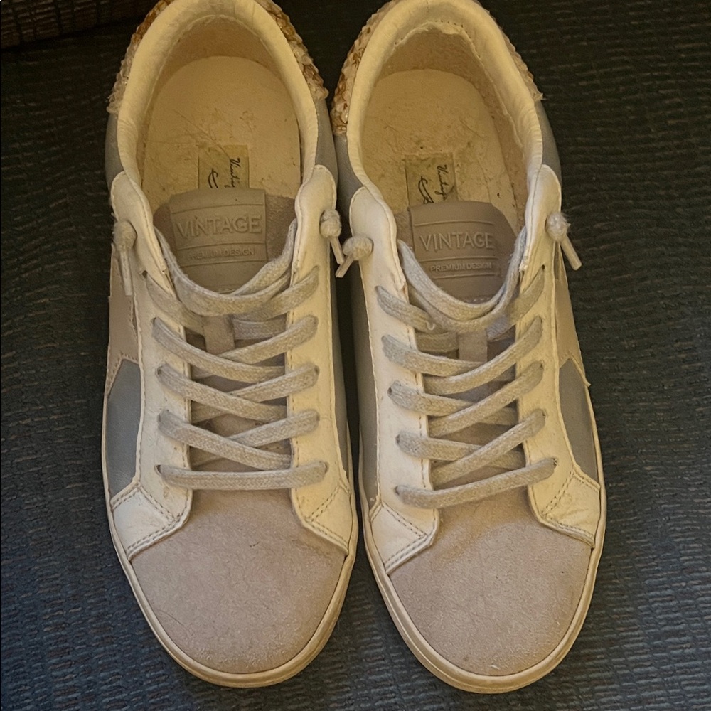 Vintage Havana Cream and Gray Star Sneakers.  Size 7. Great condition